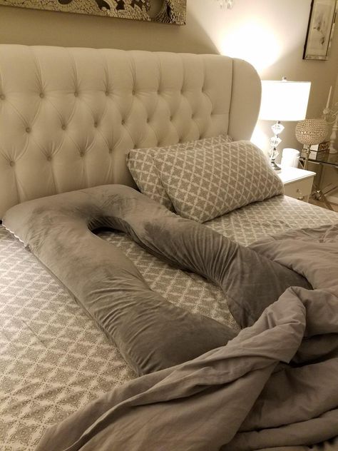 U Shaped Body Pillow, Full Body Pillow, Storage Bed Diy, Pregnant Pillow, Storage Bed Ideas, Auntie Aesthetic, Storage Bed Design, Girly Wishlist, Beds Storage