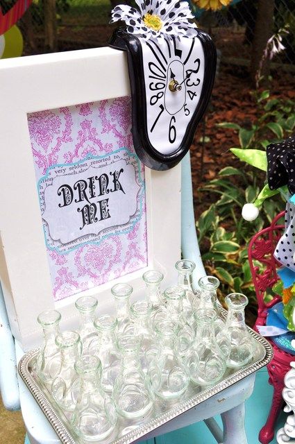 party ideas Tea Party Birthday Party, Birthday Themes For Adults, Party Ideas For Adults, Mad Tea Parties, Disney Birthday Party, Mad Hatter Party, Disney Theme Party, 21st Party, Alice In Wonderland Birthday