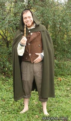 Male Hobbit Frodo Costume, Hobbit Cloak, Hobbit Fashion, Hobbit Cosplay, Hobbit Wedding, Halloween Riddles, Hobbit Costume, Hobbit Movie, Hobbit Party