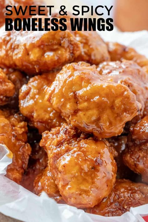 Spicy Boneless Wings, Boneless Chicken Wings Recipe, Boneless Wing Recipes, Boneless Chicken Wings, Wing Recipe, Sweet And Spicy Chicken, Boneless Wings, Recipe Sweet, Chicken Wing Recipes