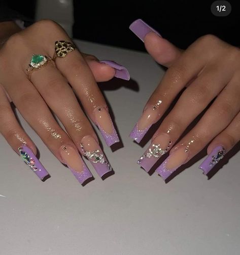 Square Nails Ideas Purple, Purple And Silver Chrome Nails, Long Purple Nail Designs, Purple White And Gold Nails, Lilac Gold Nails, Purple And Gold Acrylic Nails, Birthday Nails With Rhinestones, Quince Nails Purple, Violet Nails Ideas