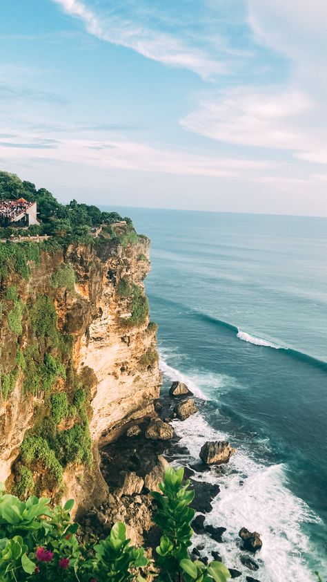 Stunning Cliffs in Uluwatu, Bali Uluwatu Aesthetic, Bali Houses, Bali Lifestyle, Resort Concept, Bali Photos, Bali Summer, Bali Uluwatu, Uluwatu Bali, Asia Trip