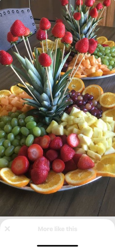 Fruit Charcuterie Board Ideas Simple, Mocktail Board, Strawberry Platter, Fruit Charcuterie Board, Fruit Charcuterie, Large Events, Fruit Trays, Fruit Platter Designs, Pineapple Top