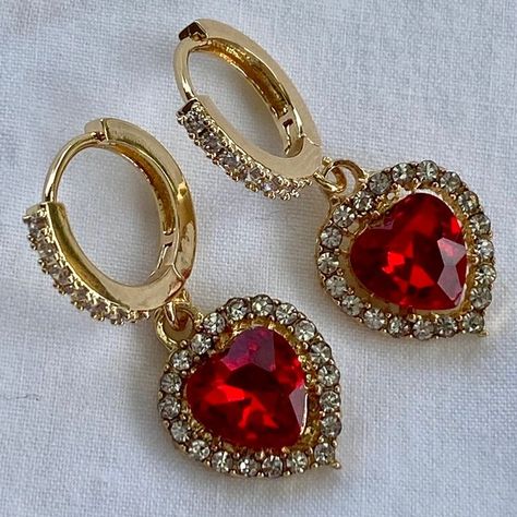 Caraval Scarlett, Scarlett Dragna, Earrings Aesthetic, Red Accessories, Red Jewelry, Jewelry Fashion Trends, Girly Jewelry, Red Aesthetic, Dream Jewelry