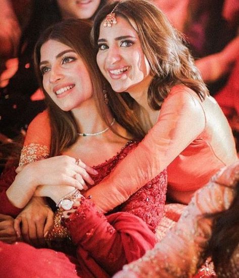 Kinza Hashmi Sister Name and Pics Bridesmaid Poses, Kinza Hashmi, Sisters Photoshoot Poses, Bridesmaid Photoshoot, Sister Poses, Sister Pictures, Bridal Photography Poses, Sisters Photoshoot, Bride Photoshoot