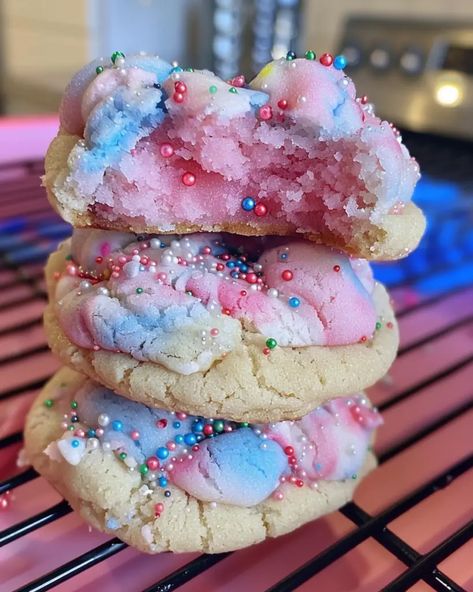 Cotton Candy Cookies Recipe Birthday Crumbl Cookie, Cotton Candy Crumbl Cookie, Confetti Cinnamon Rolls, Baked Birthday Gifts, How To Make Fancy Cookies, Cool Cookie Ideas, Easy Gourmet Cookies, Simple Christmas Food Ideas, Spring Themed Desserts