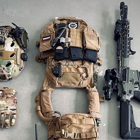 #LoadoutGrid on Instagram: "#loadoutgrid by • @tacticalairsoftproject LOADOUT GRID ——————————————————————————————— #airsofttwente #airsoft #krytac #replica #toygun #loadout #edc #mk2 #pdw #gear #eliteforce #specna #surefire #x300 #m4 #sbr #ar15 #blackrifle #2ndamendment #specnaarms #sac20 #amoeba #eotech #pdwstock #pdw #supressed #silencer #qd #sad #loadoutgrid #loadout #gear" Milsim Loadout, Surefire X300, Military Loadout, Tactical Kit, Tactical Operator, Tactical Wear, Tac Gear, Tactical Gear Loadout, Combat Gear