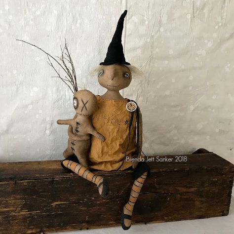 Sanker Studio Blog: Gallery Halloween Primitives, Primitive Witch, Halloween Witch Dolls, Witch Crafts, Clint Walker, Halloween Dolls, Primitive Doll Patterns, Rustic Halloween, Halloween Characters