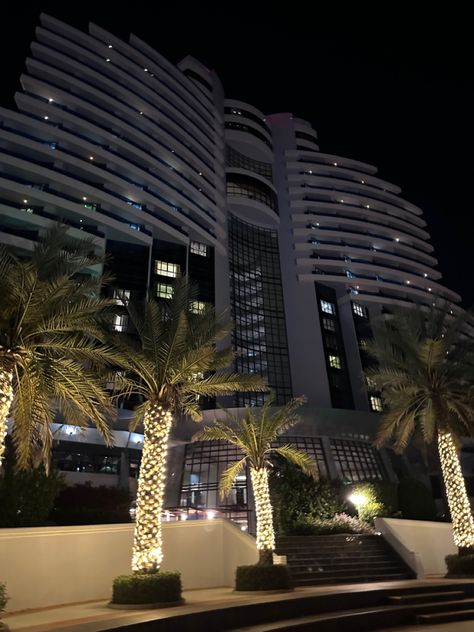 📍Le Meridien Al Aqah Le Meridien, Dark Wallpaper, Lighting