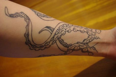 Octopus Wrist Tattoo, Octopus Tattoos Arm, Octopus Tentacles Tattoo, Tentacles Tattoo, Octopus Arm Tattoo, Tentacle Tattoo, Body Expressions, Kraken Tattoo, Squid Tattoo