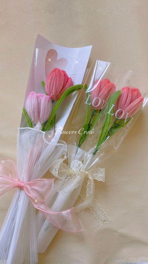 Pink Tulip Bouquet, Pink Tulips Bouquet, Clean Flowers, Diy Bouquet Wrap, Pipe Cleaner Flowers, Flower Bouquet Diy, Pipe Cleaner Crafts, Flower Gift Ideas, Flower Business