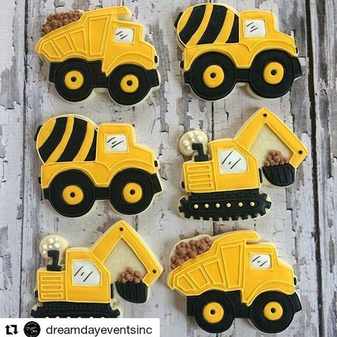 Truck Birthday Party Food, Truck Cookies, Construction Cookies, Cookie Party Favors, Construction Theme Birthday Party, Construction Theme Party, Truck Birthday Party, Truck Cakes, Construction Birthday Parties