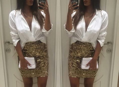 Gold Pencil Skirt Outfit, Gold Skirt White Top Outfit, Golden Skirt Outfit, Sequin Blouse Outfit, Gold Sequin Skirt Outfit, White Gold Outfit, Ibiza Party Outfit, Glitter Skirt Outfit, Gold Skirt Outfit