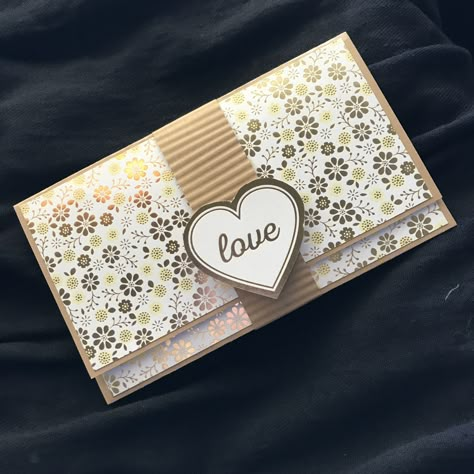 Gift card holder, hold, wedding, love Wedding Money Holder, Homemade Wedding Cards, Gift Card Holder Diy, Gift Cards Money, Money Wallet, Diy Gift Card, Wedding Money, Diy Money, Money Holders