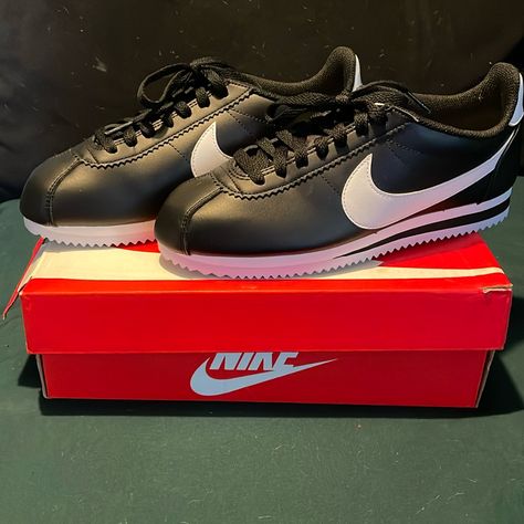 Brand New Still In Box Never Worn Classic Nike Cortez Nike Classic Cortez Leather, Nike Classic Cortez, Classic Cortez, Nike Classic, Anime Aesthetic, Nike Cortez, Shoes Nike, Nike Black, Black Nikes