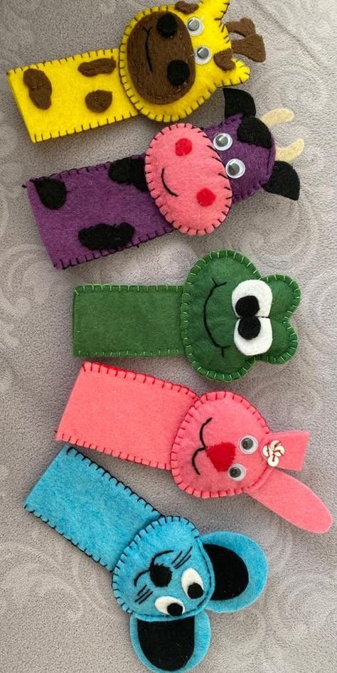 Finger Puppet Patterns, Felt Kids, Felt Puppets, Busy Boards, Felt Toys Patterns, Felt Finger Puppets, Puppet Patterns, Felt Creations, Handmade Christmas Crafts