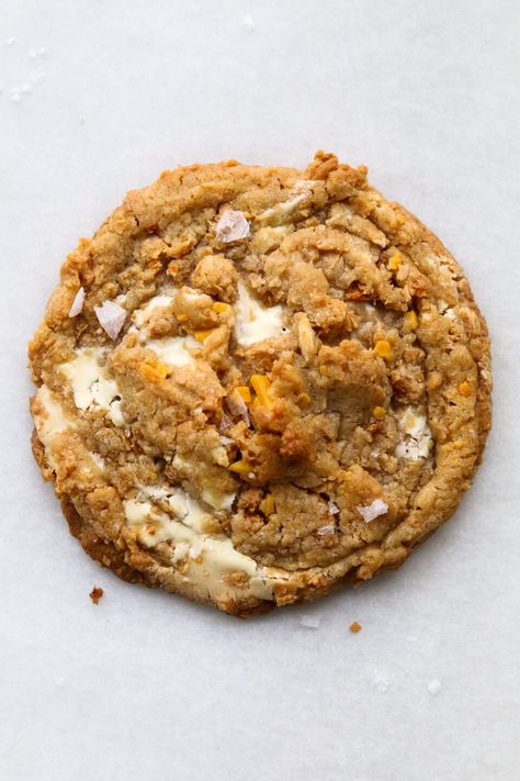 Salted Egg Yolk Cereal Cookies - Constellation Inspiration Caramelized White Chocolate Recipes, Cereal Cookies, Salted Egg Yolk, No Egg Cookies, Big Cookie, Salted Egg, Cereal Recipes, Chocolate Chip Cookie Dough, Egg Yolk