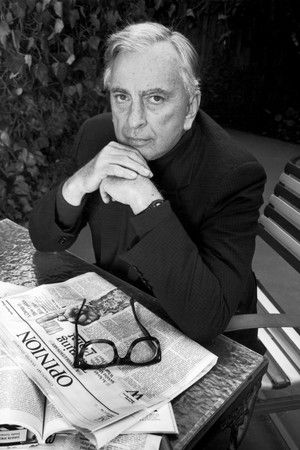 Gore Vidal (1925-2012) American writer and playwright. Aaron Swartz, Famous Writers, Gore Vidal, People Of Interest, Writers And Poets, Writers Write, Book Writer, Great Leaders, Black And White Portraits