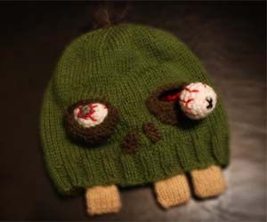 Emo Crochet, Scene Crochet, Funky Hats, Diy Vetement, Crochet Inspo, Carpal Tunnel, Crochet Stuff, Cool Hats, Acrylic Yarn