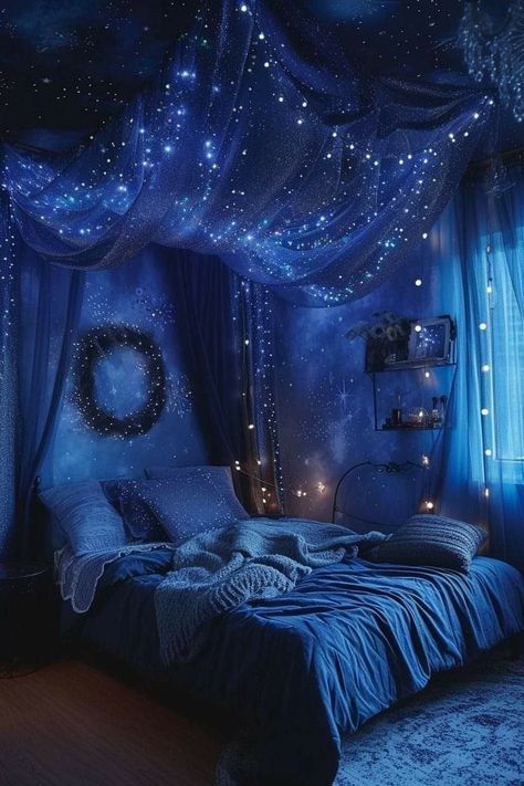 Night Sky Themed Bedroom, Star Theme Bedroom, Dark Blue And White Bedroom, Sky Themed Bedroom, Nature Bedroom Aesthetic, Starry Bedroom, Goth Bedroom Ideas, Witchy Bedroom Ideas, Dark Blue Rooms