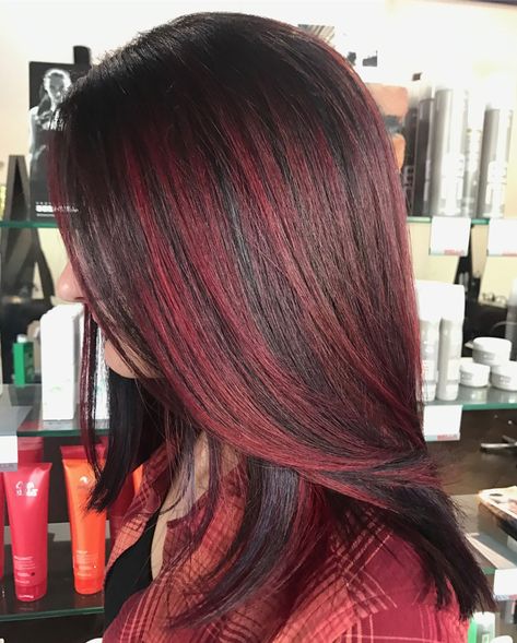 50 Beautiful Burgundy Hairstyles - Hair Adviser Short Hairstyles With Highlights, Maroon Hair Color, Burgundy Hair With Highlights, Hair With Red Highlights, Hairstyles With Highlights, Red Highlights In Brown Hair, Burgundy Red Hair, Burgundy Hair Dye, Red Brown Hair Color