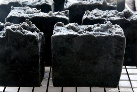 Activated Charcoal Soap Recipe, Face Soap Recipe, Charcoal Soap Recipe, Face Recipes, Charcoal Face Soap, Diy Activated Charcoal, Gift Recipes, Cold Pressed Soap, Easy Soap Recipes