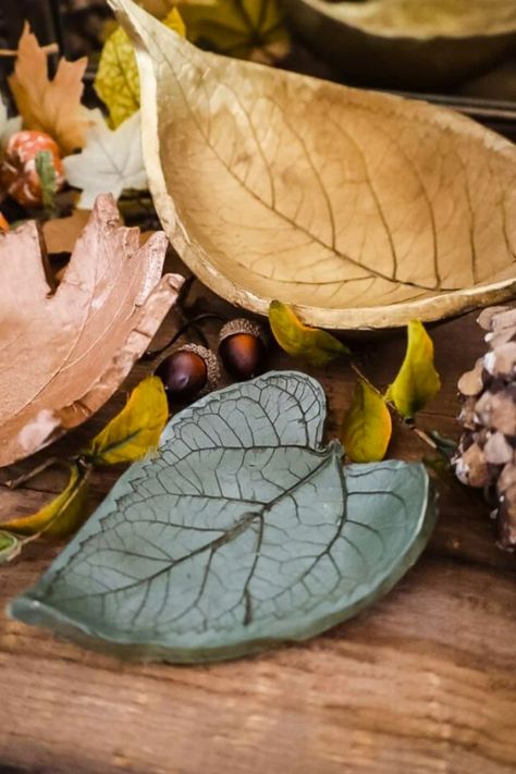 20 Handmade Unique DIY Fall Gifts - Wonder Forest Kiln Clay Projects, Fall Air Dry Clay Projects, Air Drying Clay Projects, Clay Projects For Adults, Air Dry Clay Leaf, Small Ceramic Ideas, Nature Crafts For Adults Diy, Leaf Clay, Oven Bake Clay