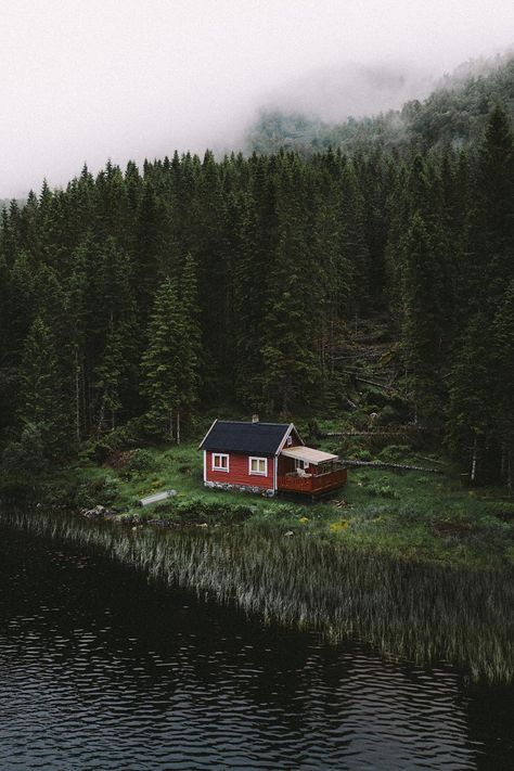 Lakeside cabin in Hoddevik, Norway - Imgur Lakeside Cabin, Forest Cabin, Red House, Cabins And Cottages, Cabin Life, Forest House, Cabins In The Woods, Pretty Places, House In The Woods