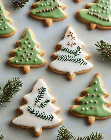 Christmas Tree Cookies - Recipe Amelia Christmas Tree Cookies Decorated Simple, How To Make Christmas Tree, Tree Cookies, Christmas Tree Cookies, Homemade Holiday, Green Food Coloring, Christmas Cookies Decorated, Classic Cookies, Birthday Food