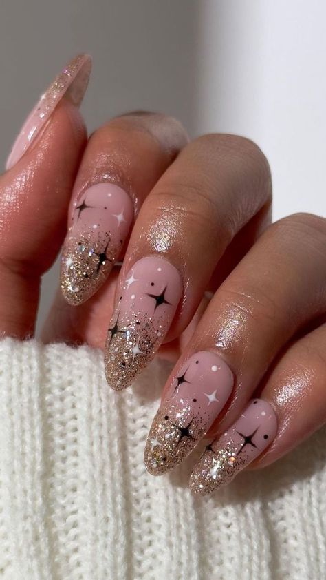 new years nails, 2025 new year nails December Nails Classy, New Year Eves Nails, 25th Bday Nails, New Years Nail Designs Almond Shape, Christmas And Nye Nails 2024, New Years Nail Inspiration, Year Round Nail Ideas, New Years Vacation Nails, New Years Nails Gold Glitter