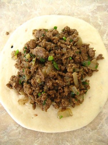 Chaldean Recipe, Iraqi Cuisine, Cornish Pasty, Meat Pie Recipe, Spiced Beef, Meat Pies, Savoury Recipes, Eastern Cuisine, Moroccan Food