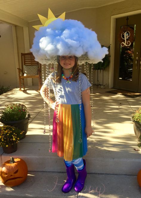 Geek Outfit, Rainbow Costumes, Costume Carnaval, Crazy Hat Day, Book Day Costumes, Diy Halloween Costumes For Kids, Homemade Halloween Costumes, Hat Day, Crazy Hats