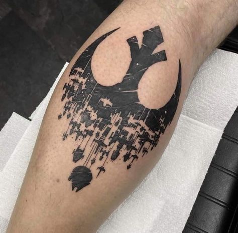 Oliver Tattoo, Star Wars Tattoo Small, Mandalorian Tattoo, Star Wars Tattoo Sleeve, Friends Tattoos, Rebel Tattoo, Gamer Tattoos, Star Wars Painting, Fantasy Tattoos