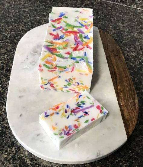 Rainbow Confetti Soap Recipe ~ Bulk Apothecary Blog Homemade Soap Molds, Confetti Soap, Beeswax Soap, Cold Process Soap Designs, Cocoa Butter Soap, Pumpkin Spice Soap, Handmade Soap Recipes, Soap Tutorial, Rainbow Confetti