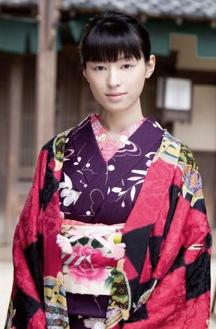 Chiaki Kuriyama, The Kimono Gallery, Kimono Gallery, Bridal Kimono, Modern Kimono, Kimono Japan, Yukata Kimono, Wedding Kimono, Casual Kimono