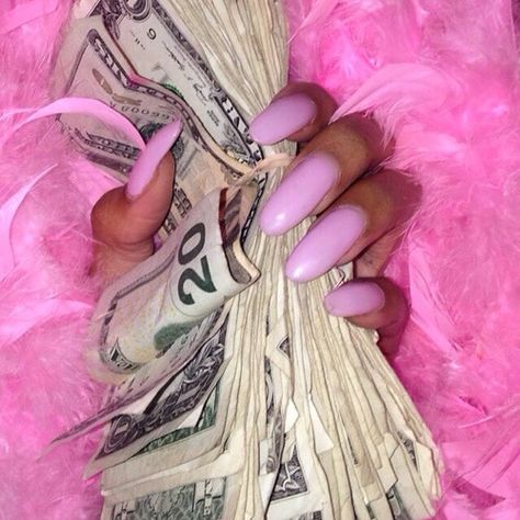 Boujee Aesthetic, Gangster Girl, Badass Aesthetic, Money On My Mind, Rich Girl, Photo Profil, Pink Background, Pink Aesthetic, Girly Things