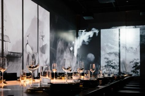 5D immersive dining experience Immersive Dinner Experience, Immersive Dining Experience, Experiential Dining, Fashion Week After Party, Immersive Dining, Hyatt Zilara Cancun, Vip Section, Las Vegas Pictures, Dinner Experience