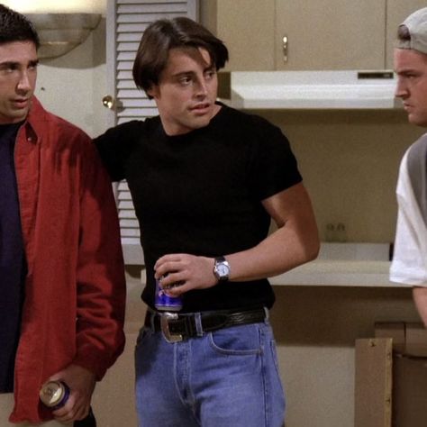 Joey Friends Season 1, Joey Friends Outfits, Joey Season 1, Joey Tribbiani Season 1, Joey Tribbiani Outfits, Mat Leblanc, Joey Outfits, Jamie Reyes, Friends Wardrobe