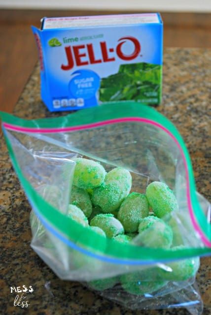 Sour Grapes Recipe, Sour Patch Grapes Recipe, Sour Patch Grapes, Candy Grapes, Food Alternatives, Sugar Free Jello, Frozen Grapes, Grape Recipes, Sour Grapes