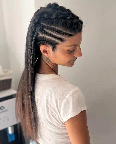 30 Stunning Viking Braids to Rock in 2022 Braided Sporty Hairstyles, Easy Trendy Hairstyles, Medieval Hairstyles, Side French Braids, Viking Braids, Viking Hair, Trendy Hairstyle, Braids With Extensions, Penteado Cabelo Curto