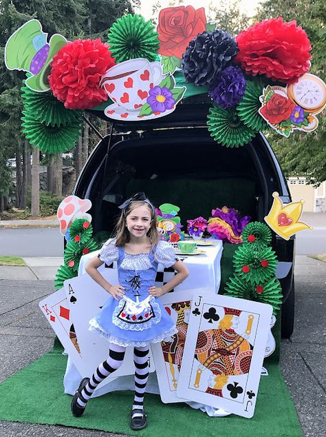 A Lovely Design: Trunk Or Treat! Trunk Or Treat Ideas For Cars Alice In Wonderland, Trunk Or Treat Ideas Alice In Wonderland, Alice In Wonderland Trunk Or Treat Ideas, Fairy Decorations, Homecoming Floats, Trunk Or Treat Ideas, Alice In Wonderland Tea Party Birthday, Hallowen Ideas, Wonderland Theme