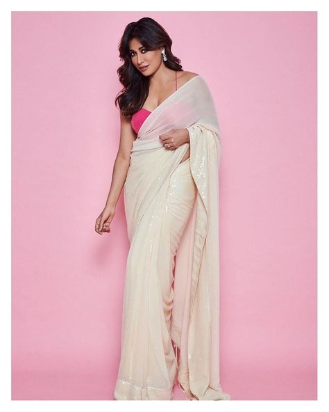 White Sequin Saree, Chitrangda Singh, Chitrangada Singh, Sequins Saree, Sabyasachi Lehenga, Sequin Saree, White Saree, Wedding Saree Indian, Ethnic Looks