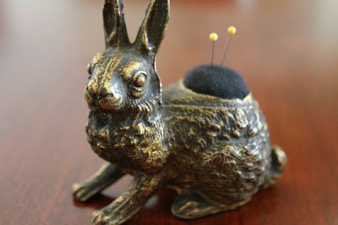 Antique Pin Cushion Rabbit by B's Modern Quilting, via Flickr Antique Pin Cushions, Sewing Cushions, Vintage Sewing Notions, Antique Pins, Peter Cottontail, Embroidery Tools, Modern Quilting, Vintage Sewing Machines, Sewing Pillows