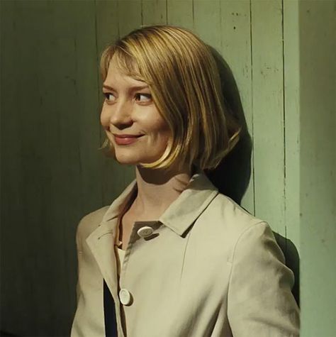 Mia Wasikowska Hair, Mia Wasikowska Aesthetic, The Double 2013, Henry Winter, Portraits Female, Mia Wasikowska, Lana Del Rey Lyrics, Super Rich Kids, The Secret History