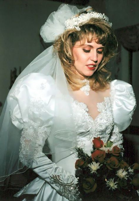 25 Gorgeous Photos That Defined Bridal Styles in the Late 1980s and Early ’90s ~ vintage everyday Wedding Dress 80s, Wedding Dresses 80s, 1980s Wedding Dress, 90s Wedding Dress, 1980s Wedding, Style Année 80, 80s Wedding, Retro Bride, Bridal Styles