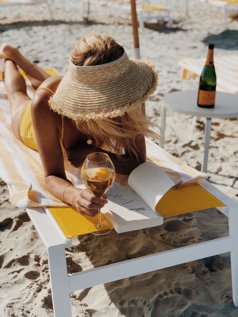 Lido Beach, Resort Lifestyle, 여름 스타일, Veuve Clicquot, Beach Shoot, Bon Weekend, Wine And Dine, Beach Bum, Beach Resorts