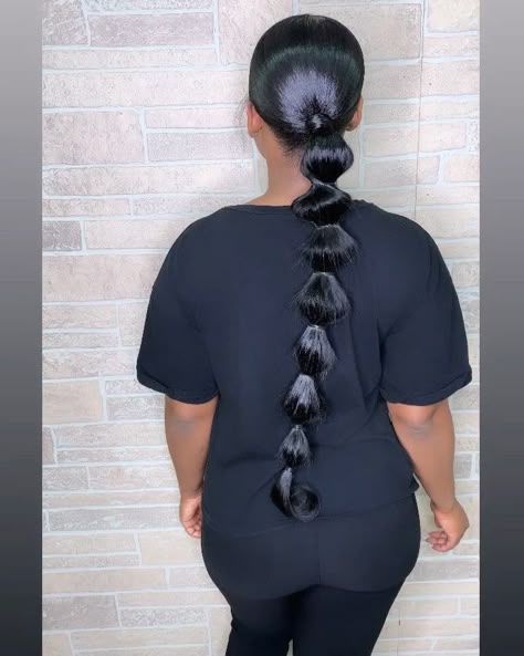 RESE 👑 on Instagram: “PONYIANA 😍 💇🏽‍♀️ @nickydoesmyhair . #jasmineponytail #bubbleponytail #extendedponytail #princessjasmineponytail #ponytail” Weave Ponytail Hairstyles, Bubble Ponytail, Banana Hair Clips, Banana For Hair, Black Ponytail Hairstyles, Hair Ponytail Styles, Hair Laid, Sleek Ponytail, Ponytail Styles