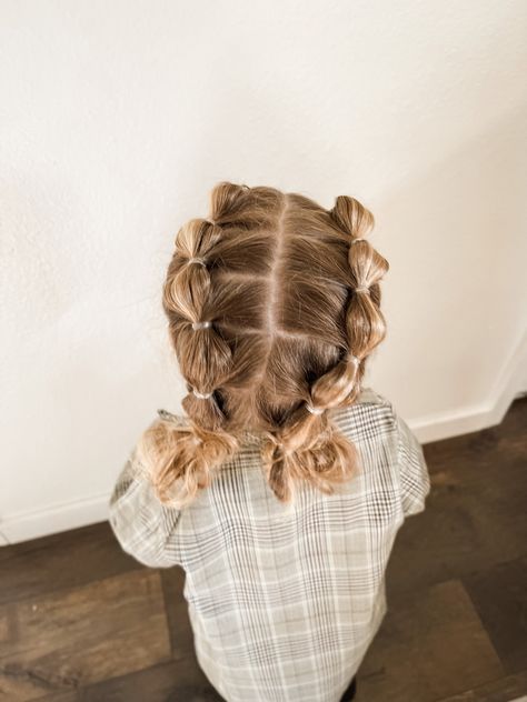 Heart Clip Hairstyles, Hairstyles For My Daughter, Kids Bubble Braid, Toddler Bubble Braid, Bubble Braid Updo, Toddler Style Girl, Toddler Flower Girl Hair, Flower Girl Hairstyles Toddler, Toddler Flower Girl Hairstyles