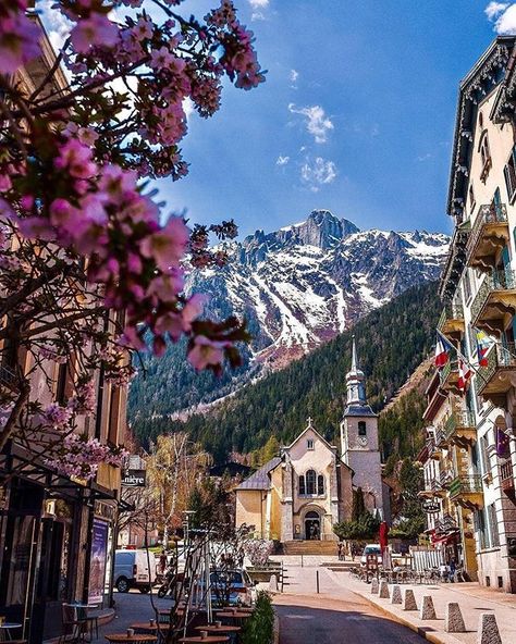 chamonix france, pink aesthetic, city, travel, europe, Pink Aesthetic City, Chamonix France, Chamonix Mont Blanc, Annecy France, Europe Aesthetic, Aesthetic City, Voyage Europe, Europe Summer, Zermatt