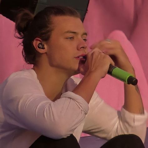 Harry Styles Eyes, Harry Styles Long Hair, Harry Styles 2015, Harry Styles Aesthetic, Harry Styles Cute, Frat Boy, Harry Styles Pictures, Harry Edward Styles, Edward Styles